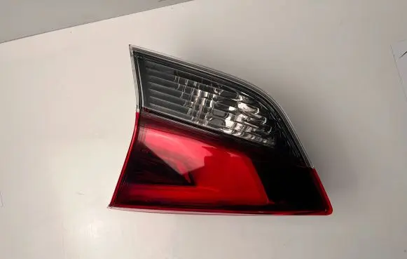 Nissan X-Trail T32 Tailgate rear/tail lights