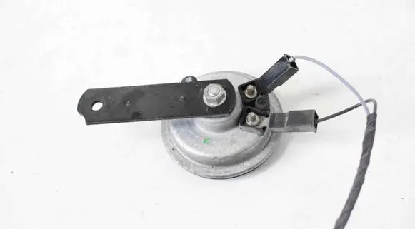 Jaguar XF X250 Horn signal 8X2313832AA