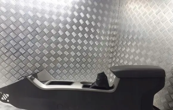 Ford Focus Center console 8S43-54045A74A