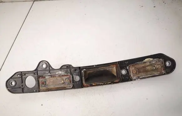 Volkswagen PASSAT B6 Tailgate/trunk/boot exterior handle 