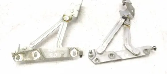 Seat Toledo II (1M) Tailgate/trunk/boot hinge 1M5827301B 1M5827302A LB7Z