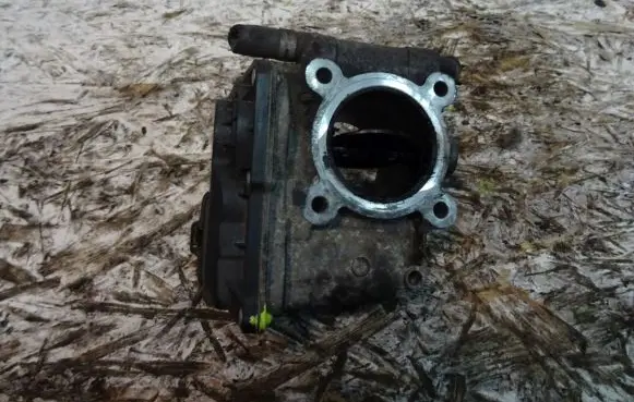 Mazda 6 Throttle body valve RF7J136B0