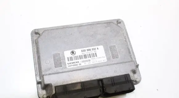 Skoda Fabia Mk1 (6Y) Engine control unit/module 5WP4006006 03D906032A