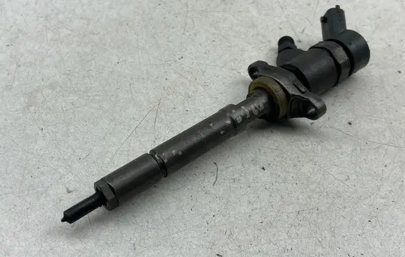 Fuel injector