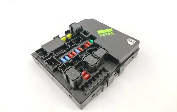 Nissan NV200 Fuse module 284B7JX50A 527432F05