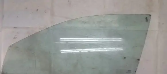 Honda Civic Front door window glass four-door