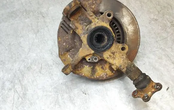 Isuzu D-Max Front wheel hub spindle knuckle 