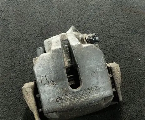 BMW 5 E39 Front brake caliper