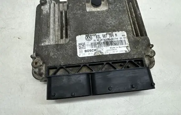 Volkswagen PASSAT B7 Engine control unit/module 03L907309N
