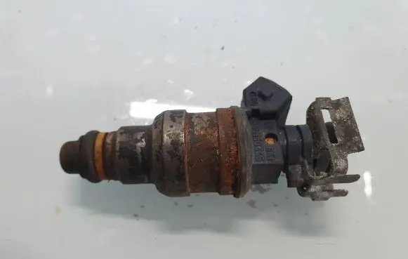 Audi A4 S4 B5 8D Fuel injector 280150446