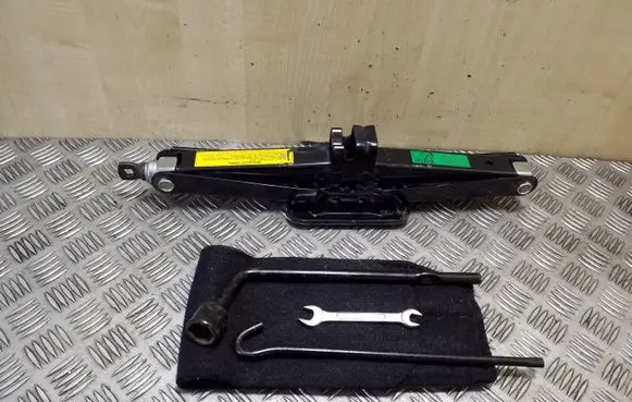 KIA Sorento Tool set 