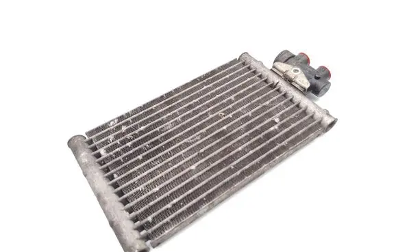 Engine oil radiator