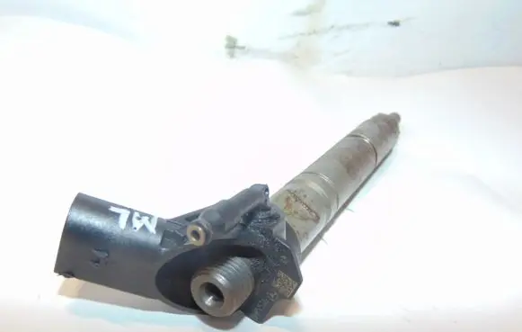 Mercedes-Benz ML W164 Fuel injector A6290700287