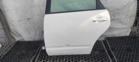Toyota Prius (XW20) Rear door 