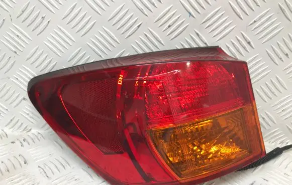 Lexus IS 220D-250-350 Rear/tail lights