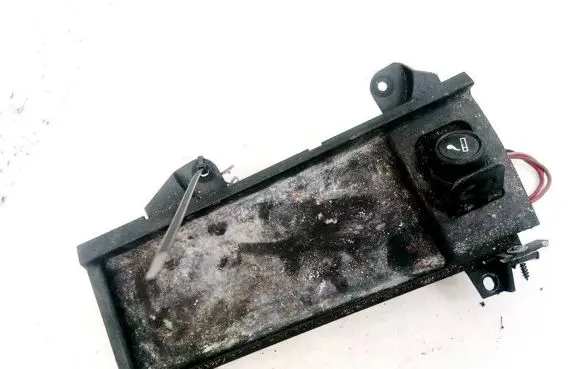 BMW 5 E39 Cigarette lighter 5116815969412 8159694