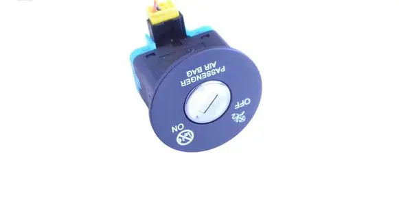 Passenger airbag on/off switch