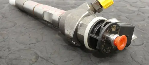 Fuel injector