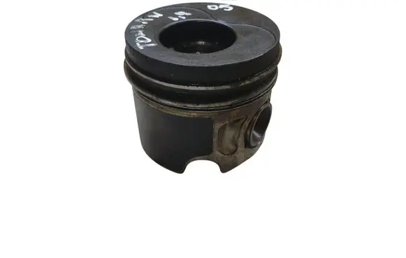 Volkswagen Touran I Piston 7973