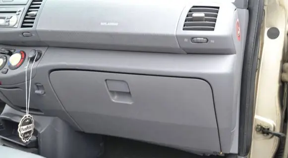 Nissan Micra Glove box 