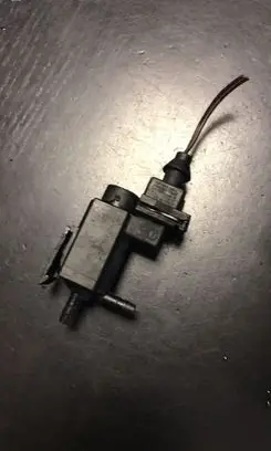 BMW 5 E60 E61 Vacuum valve 1742712