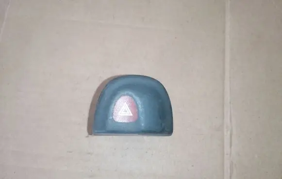 Renault Scenic I Hazard light switch 841043