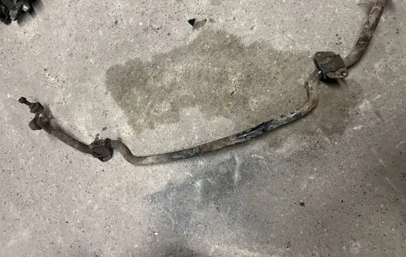 Nissan X-Trail T30 Front anti-roll bar/sway bar