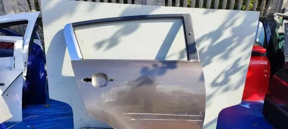 KIA Sportage Rear door