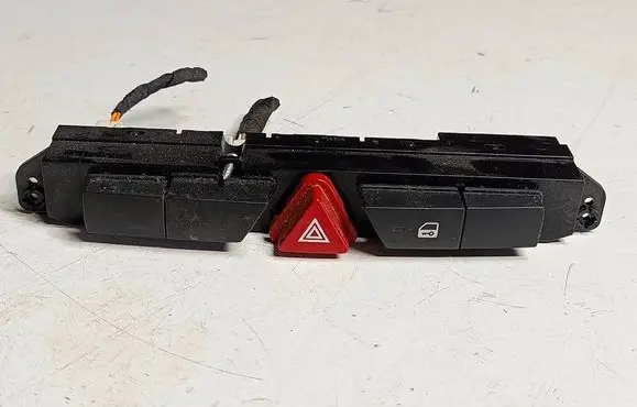 KIA Ceed Hazard light switch 937001H900U1 937001H900 937001H910