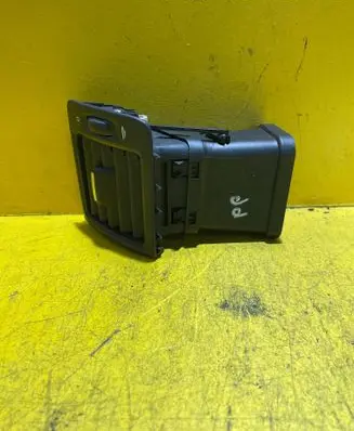 Volvo C30 Dashboard side air vent grill/cover trim 39888290