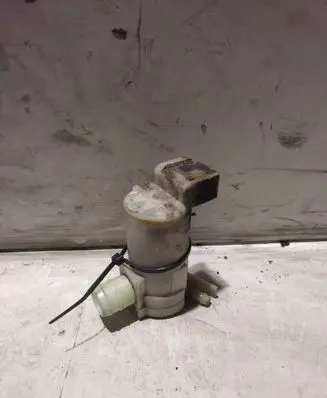 Nissan X-Trail T30 Windscreen/windshield washer pump 2224624A