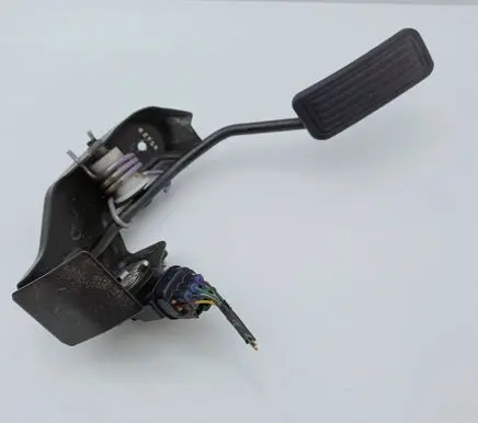 Toyota Avensis T250 Accelerator throttle pedal 7811135030