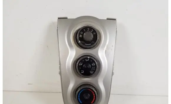 Toyota Yaris Air conditioner control unit module 