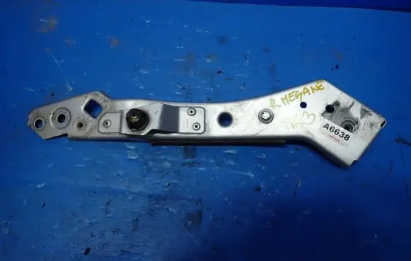 Renault Megane III Headlight/headlamp mounting bracket 6251306E