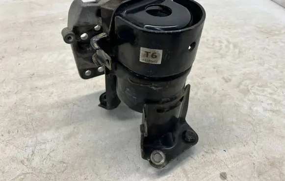 Toyota RAV 4 (XA50) Engine mount vacuum valve 