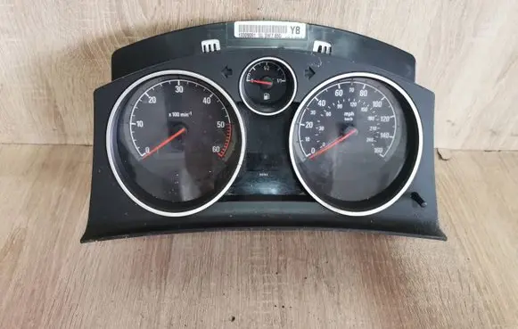 Opel Zafira B Speedometer (instrument cluster) 13309001