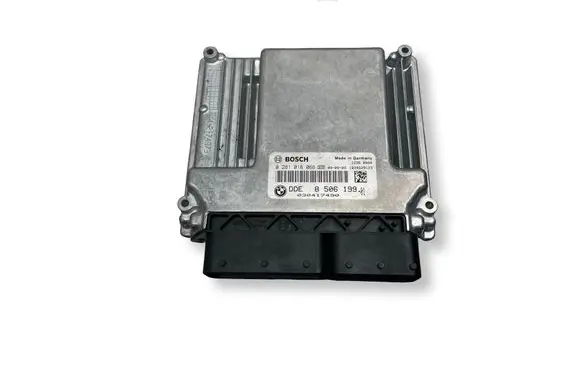 BMW 5 E60 E61 Engine control unit/module 0281016066 8506199 030417490