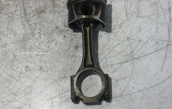 Volkswagen Transporter - Caravelle T5 Piston with connecting rod V400 038J