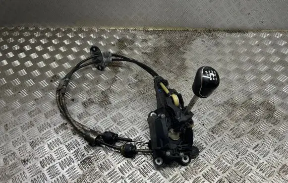 Ford Focus Gear selector/shifter in gearbox 