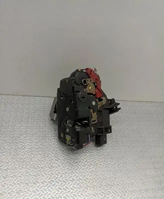 Audi A4 S4 B6 8E 8H Rear door lock 4B0839015D