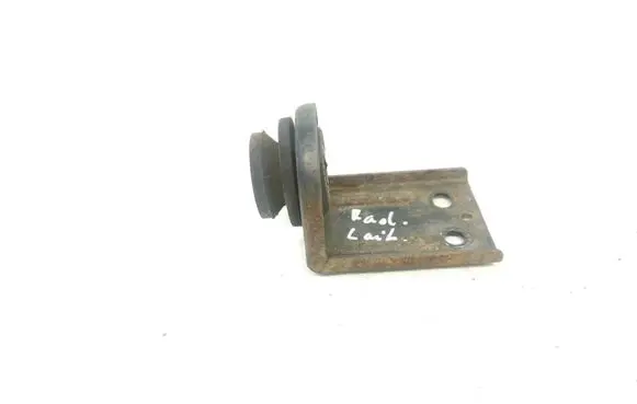 Radiator mount bracket
