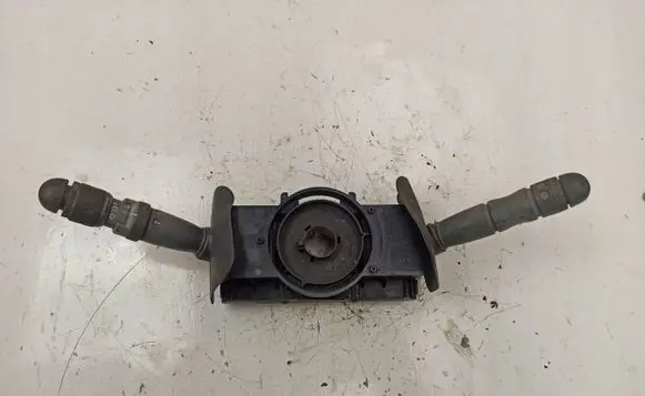 Wiper turn signal indicator stalk/switch