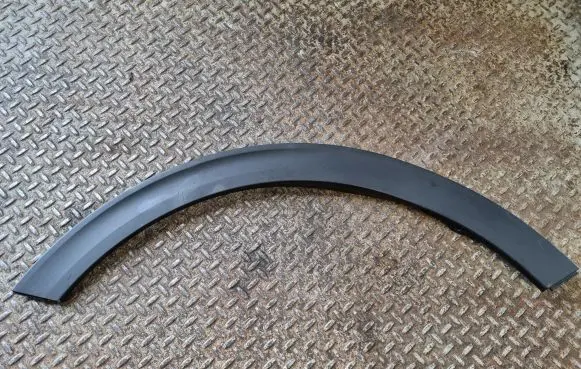 Front arch trim