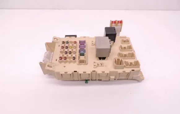 Toyota Yaris Fuse module 237