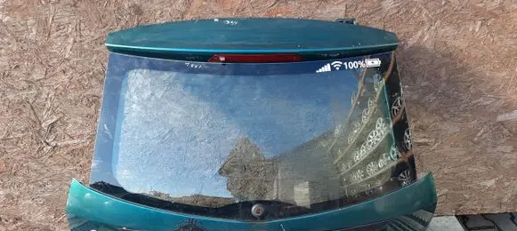 Ford Focus Front vent window/glass (coupe) 
