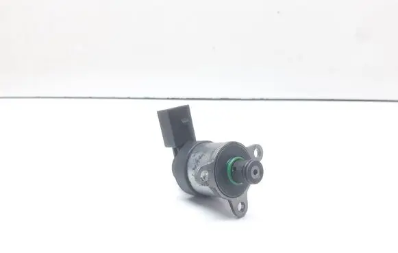 BMW 3 E90 E91 Fuel pressure sensor 0928400560