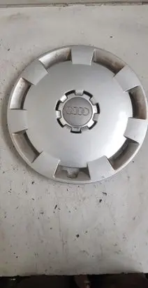 Audi A4 S4 B6 8E 8H R16 wheel hub/cap/trim 8P0601147A