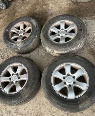 Toyota Land Cruiser (J120) R17 alloy rim
