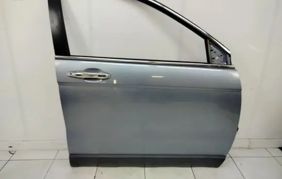 Honda CR-V Front door 42R23