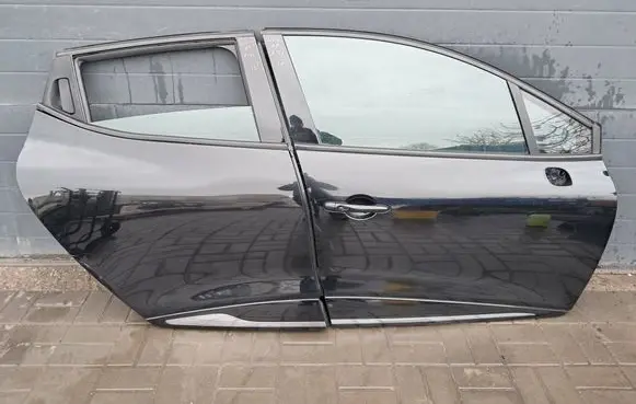 Renault Clio IV Front door 
